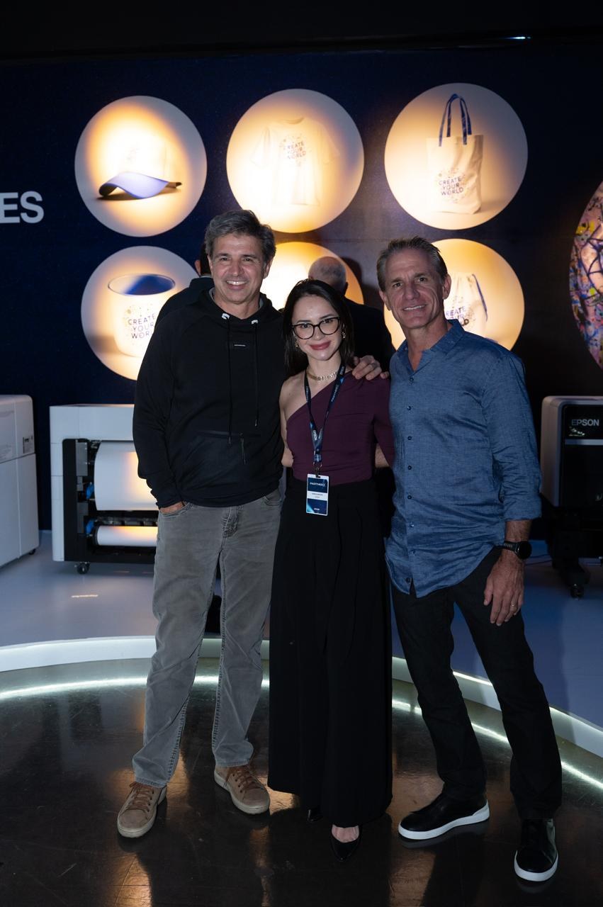 Camila com Christian Fittipaldi e Filipe Giaffone no evento
